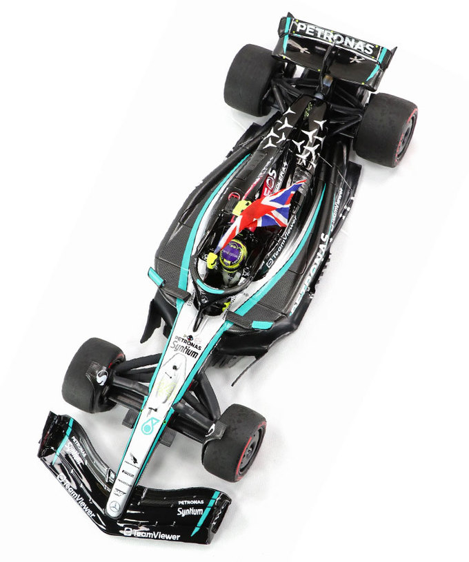 ミニチャンプス 1/18スケール メルセデス AMG ペトロナス F1 W15 E パフォーマンス ルイス・ハミルトン 2024年 イギリスGP 優勝 フラッグ付属 /24f1m拡大画像