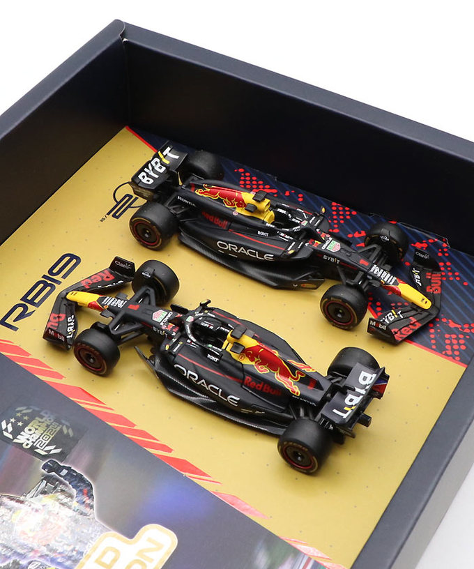 ブラゴ 1/43スケール マックス・フェルスタッペン 4タイム ワールドチャンピオン セット拡大画像