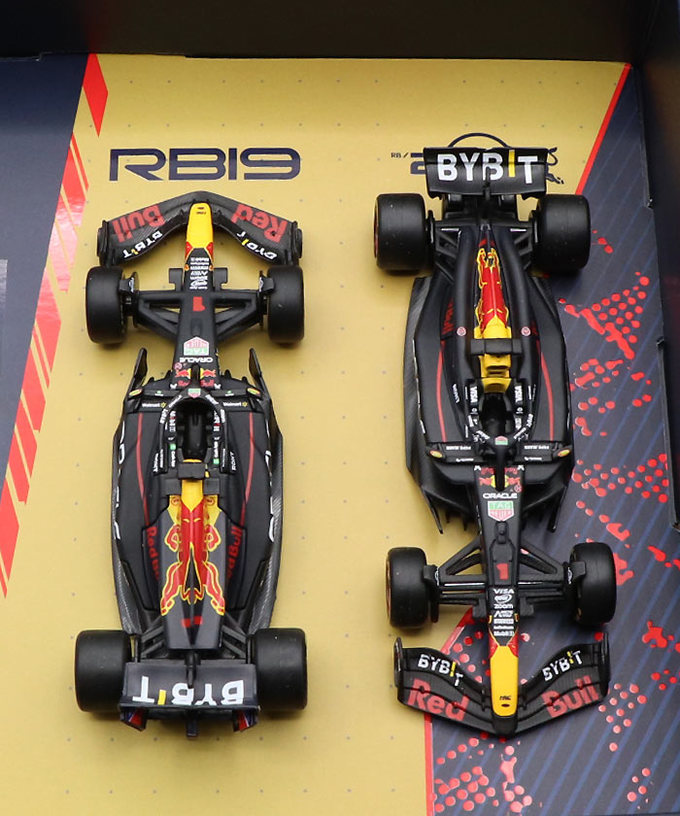 ブラゴ 1/43スケール マックス・フェルスタッペン 4タイム ワールドチャンピオン セット拡大画像