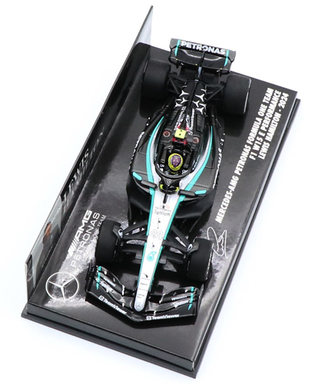 ミニチャンプス 1/43スケール メルセデス AMG ペトロナス F1 W15 E パフォーマンス ルイス・ハミルトン 2024年