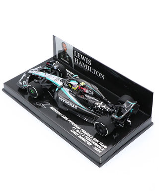 ミニチャンプス 1/43スケール メルセデス AMG ペトロナス F1 W15 E パフォーマンス ルイス・ハミルトン 2024年