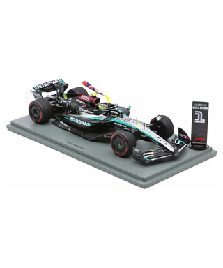 スパーク 1/43スケール メルセデス AMG ペトロナス F1 W15 E パフォーマンス ルイス・ハミルトン 2024年 イギリスGP 優勝 With イギリス国旗 /24f1m