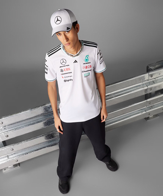 【オーセンティック】メルセデス AMG ペトロナス F1 チーム ドライバー Tシャツ ホワイト 2025 /アディダス/TM-W